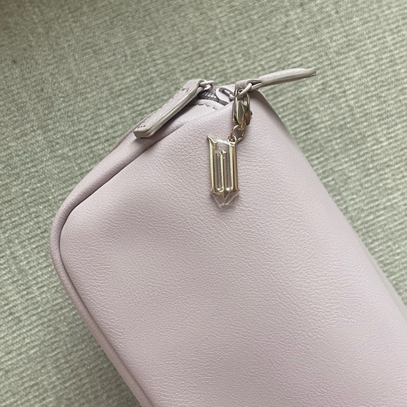 Beis x Wicked toiletry bag - Picture 7 of 7